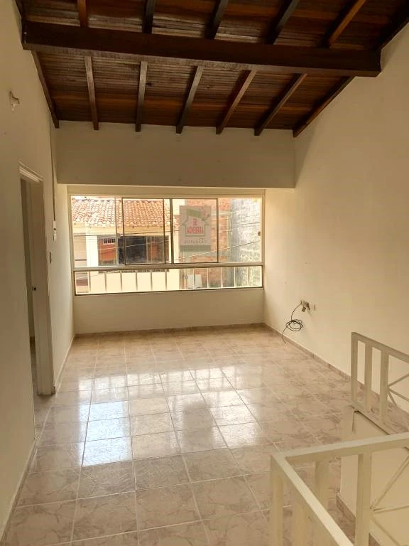 CALLE 12B NO. 21-36 APARTAMENTO PISO 2 BARRIO VILLA OLIMPICA 