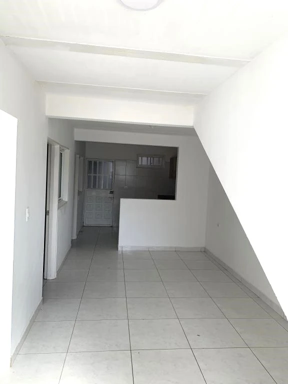 CALLE 30 NO. 5-33 APARTAMENTO PISO 1 BARRIO VILLAS DEL MOCHUELO 