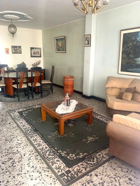 CALLE 10 NO. 8-07 APARTAMENTO 301 BARRIO CENTRO 