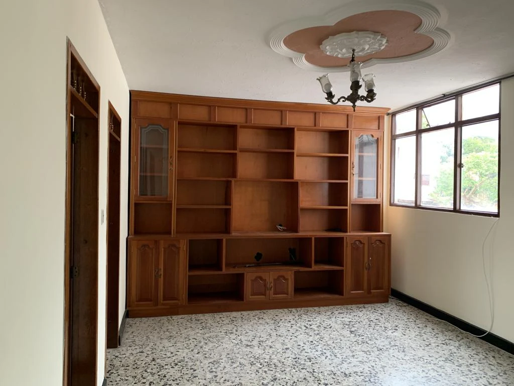CALLE 10 NO. 8-63 APARTAMENTO 301 BARRIO CENTRO 