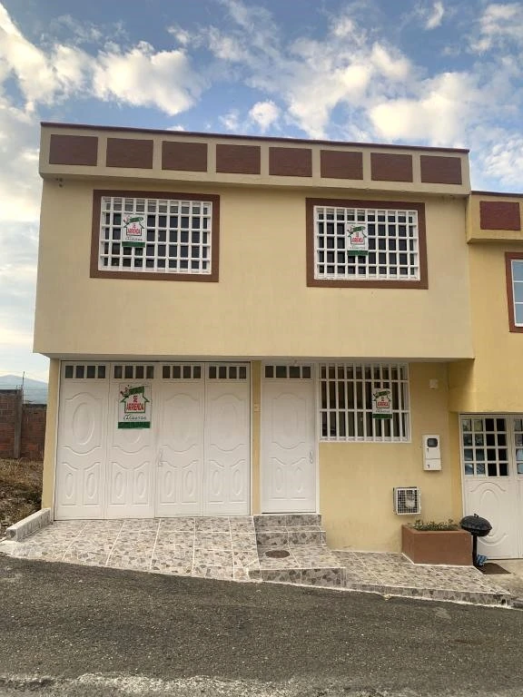 CASA NO. 7 MANZANA F CONJUNTO SANTAMORE 