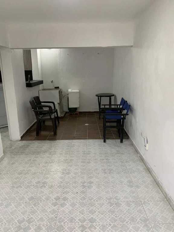 CARRERA 22 NO. 12B-18 APARTA-ESTUDIO PRIMER PISO BARRIO VILLA CAMPESTRE 