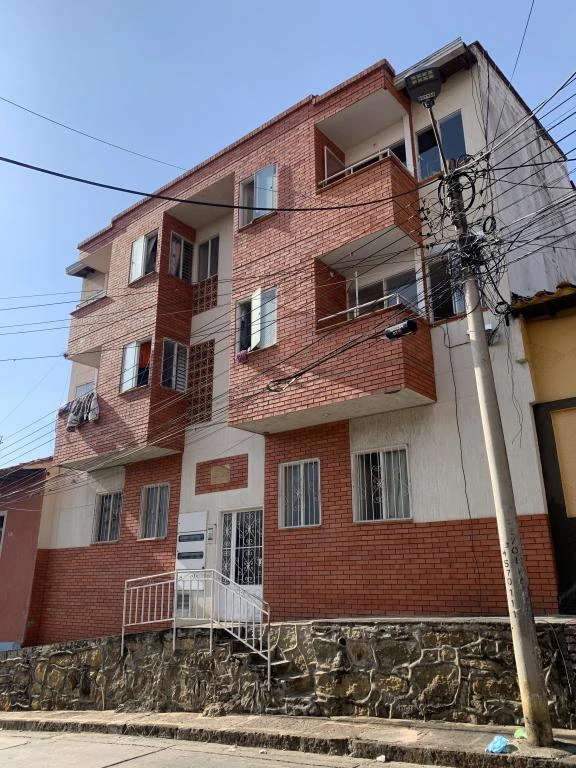 CARRERA 9 NO. 6-84 APARTAMENTO 102 BARRIO MARIA AUXILIADORA 