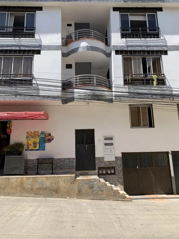 CALLE 31B NO. 13C-06 APARTAMENTO 301 BARRIO LOS SAUCES 