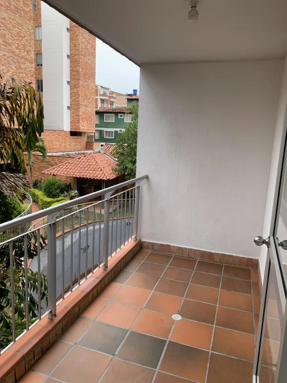 CARRERA 5 NO. 10-49 APARTA-ESTUDIO 201 TORRE F CONJUNTO ALTO DEL FONCE