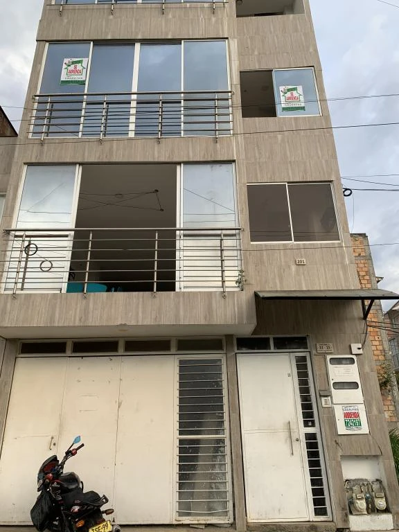 DIAGONAL 11 NO. 33-15 APTARTAMENTO 301 BARRIO SAN LUIS 