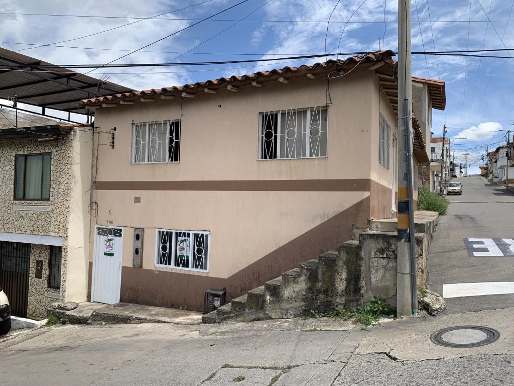 APARTA-ESTUDIO PISO 1 CALLE 5 NO. 7-06 BARRIO ALTAMIRA 