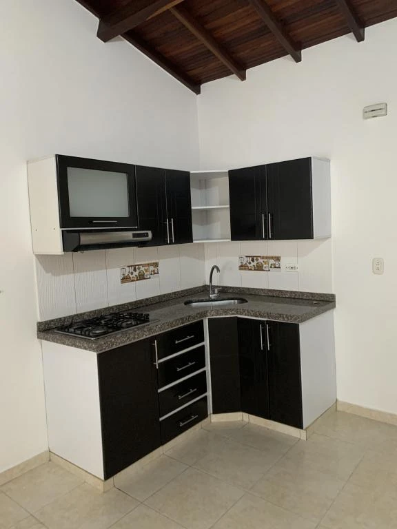  CARRERA 4 NO. 21A-09 APARTAMENTO 301 EDIFICIO TREBOL BARRIO SANTA CATALINA 