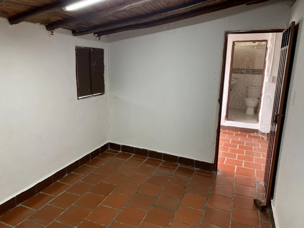 CARRERA 9 NO. 7-25 CASA BARRIO MARIA AUXILIADORA
