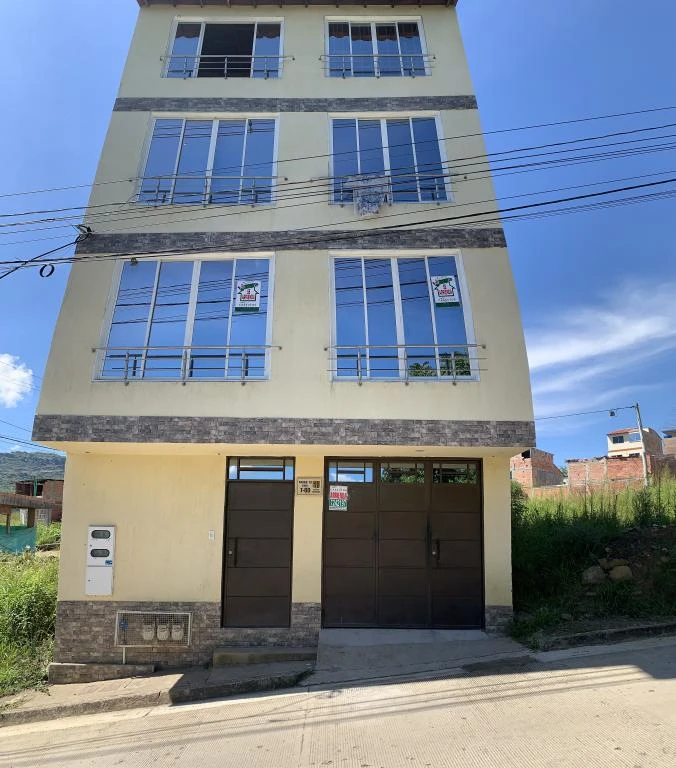 TRANSVERSAL 19 DIAGONAL 7-60 APARTAMENTO 201 BARRIO ALTOS DE LA VILLA