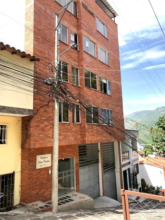 APARTAMENTO 402 EDIFICIO SILVIA CRISTINA BARRIO SAN CARLOS