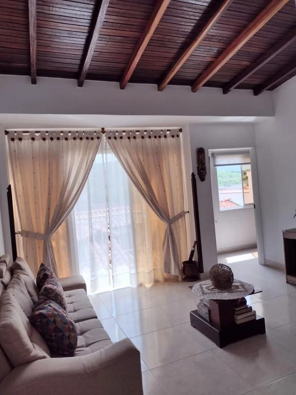 APARTAMENTO 401 EDIFICIO SALAZAR BARRIO BELLA ISLA