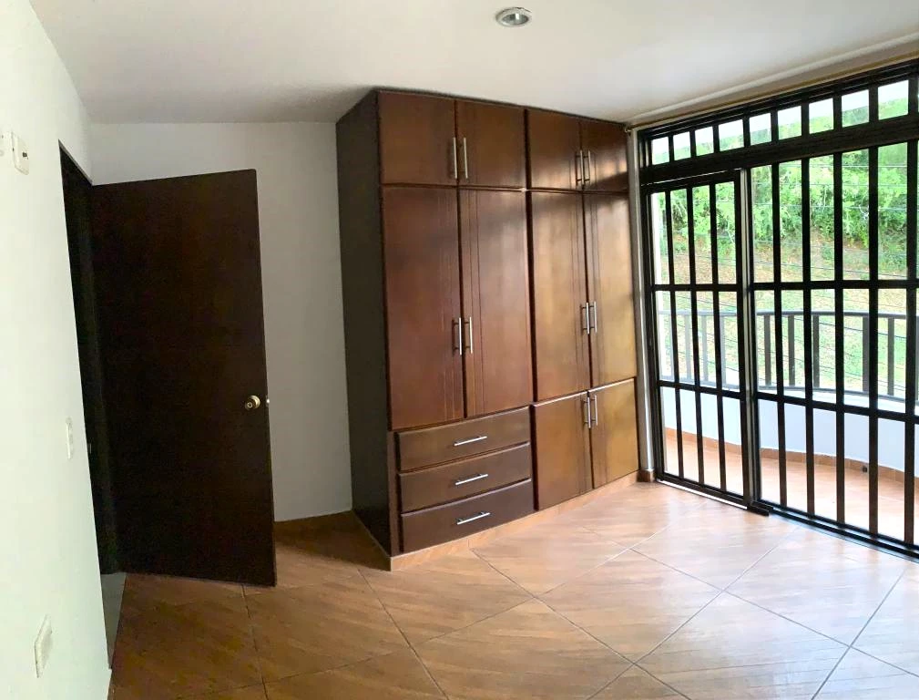 CALLE 1 SUR NO. 12-75 APARTAMENTO 201 BARRIO LA FLORESTA