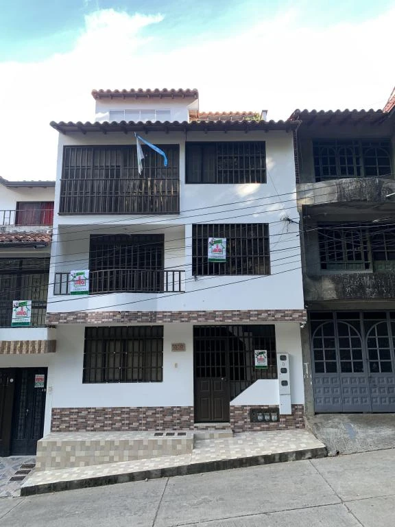 CALLE 1 SUR NO. 12-75 APARTAMENTO 201 BARRIO LA FLORESTA