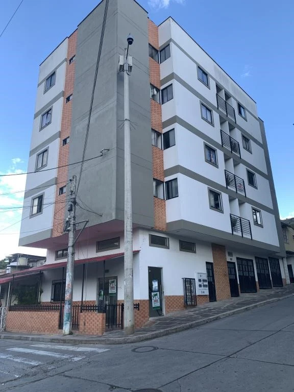 CARRERA 15 NO. 23-69 LOCAL ESQUINERO BARRIO SAN MARTIN FRENTE AL POLIDEPORTIVO