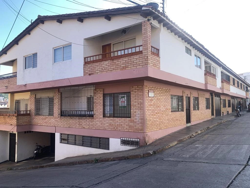 CARRERA 8 NO. 17-07 APARTAMENTO NO. 1 EDIFICIO LOS BALCONES BARRIO SAN ANTONIO