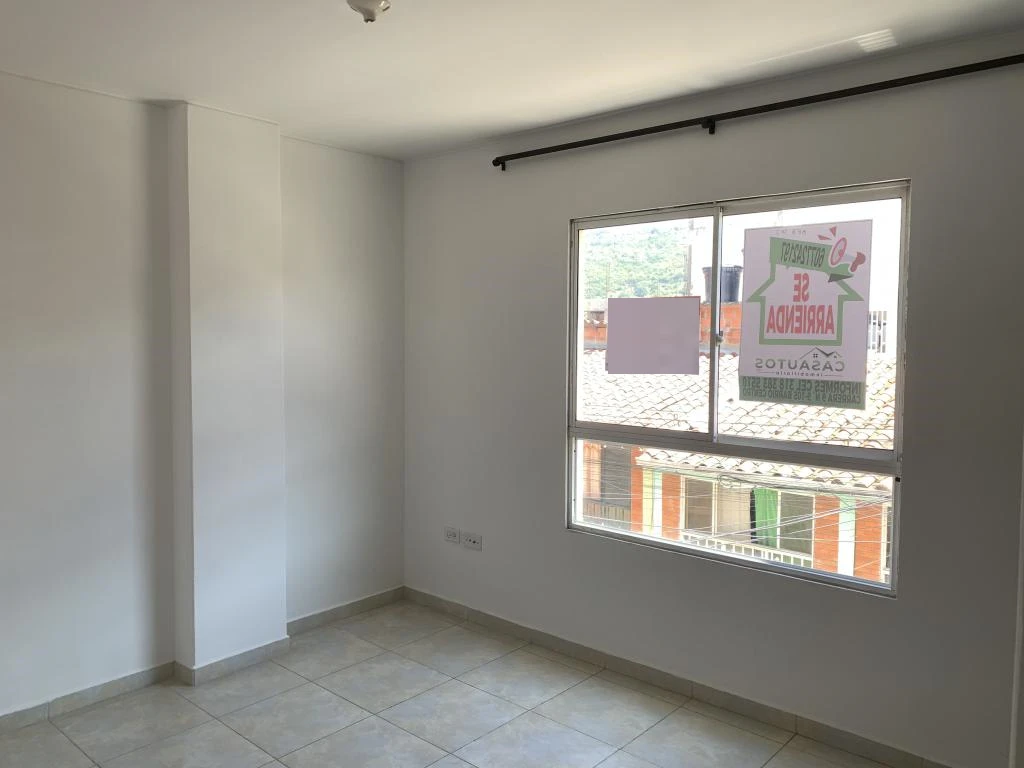 CARRERA 14A NO. 29-33 APARTAMENTO 302 EDIFICIO TRENTO BARRIO VILLAS DEL ROSARIO