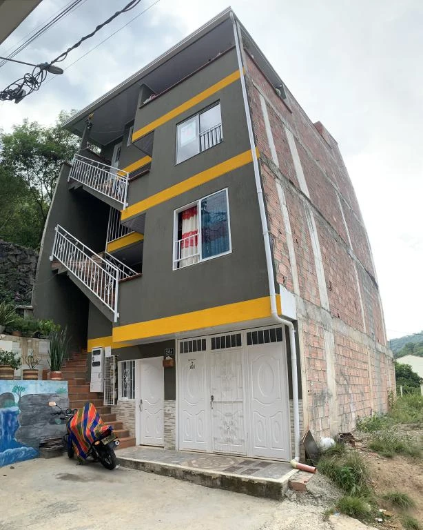 CALLE 17 NO. 2A- 36 APARTAMENTO 201 EDIFICIO BETOL BARRIO COLINAS DEL VIENTO