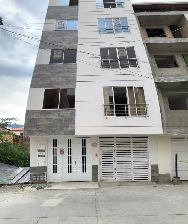 CALLE 2A NO. 12B-44 APARTAMENTO 401 EDIFICIO LA GRATITUD BARRIO BELLA ISLA