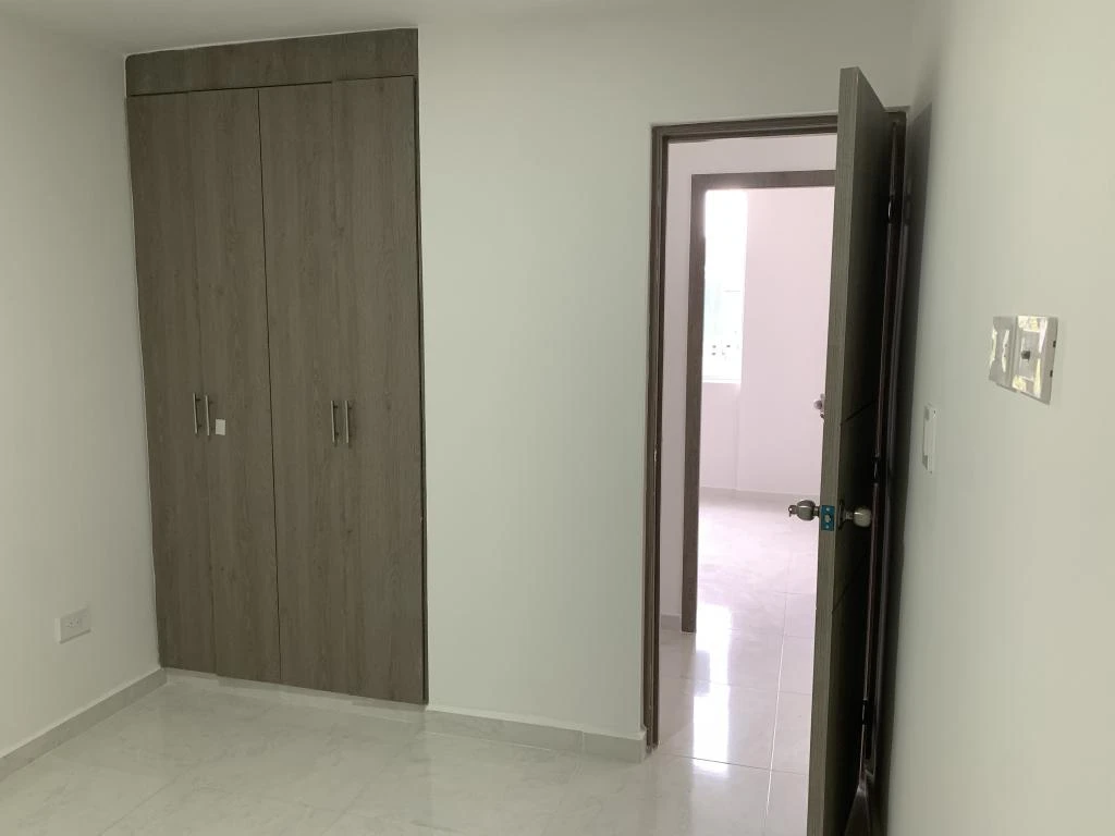 CALLE 35 NO. 14-05 APARTAMENTO 703 TORRE 2 CONJ. MIRADORES DEL SAN GIL PLAZA BARRIO LA ISLA