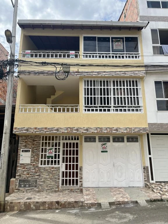 CALLE 8 SUR NO. 12-115 APARTAMENTO 301 BARRIO PORTO VELHO